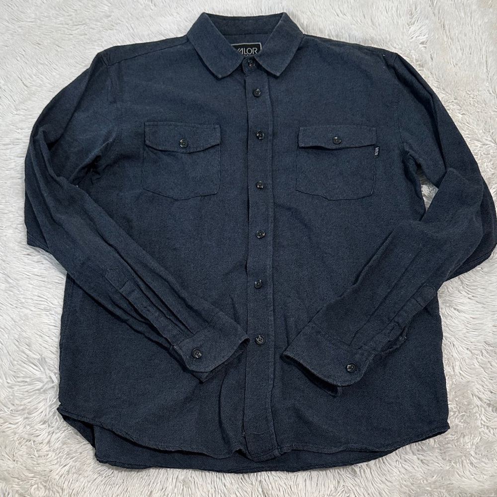 🎒 Valor Flannel Button Down Shirt